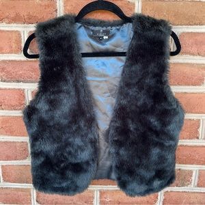 Black faux fur vest, completely lined easy hand wash. size: medium